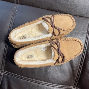 UGG Moccasin Indoor/Outdoor Slippers. Size 8W